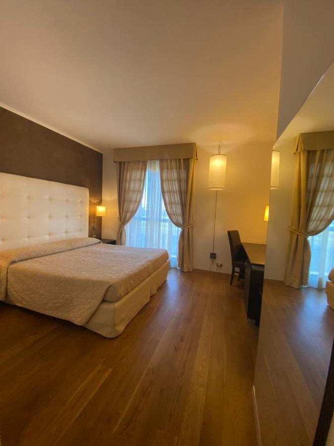 Hotel Rioverde Pralormo Kültér fotó